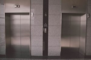 «Парламентская газета». Уведомления о начале ремонта лифтов могут стать обязательными