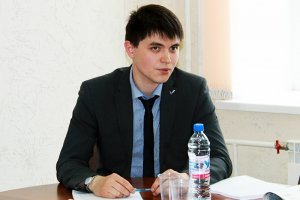 Томская область. Координатор Центра ОНФ Родион Газизов: «Необходимо аккуратно подходить к перераспределению средств между общественными пространствами и дворовыми территориями» 