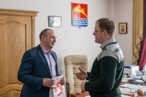 Магадан. Мэр Юрий Гришан встретился с основателем компании «CityBranding» Василием Дубейковским